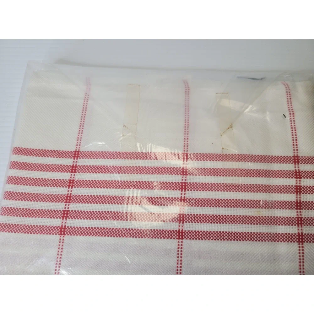 Williams Sonoma White & Red 100% Cotton 70